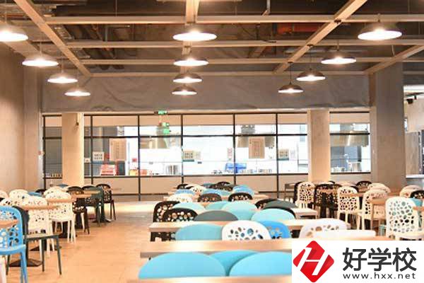 長(zhǎng)沙湘麓醫(yī)藥中專(zhuān)怎么樣？有哪些專(zhuān)業(yè)？