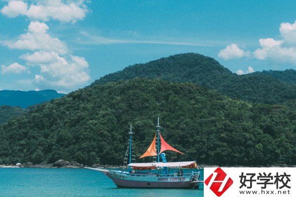 株洲南方航空高級(jí)技工學(xué)校怎么樣?有什么特色專業(yè)？