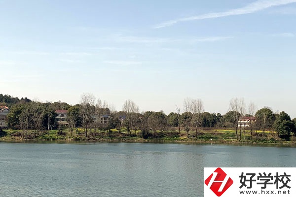 雙峰縣職業(yè)中專學(xué)校有哪些招生專業(yè)？