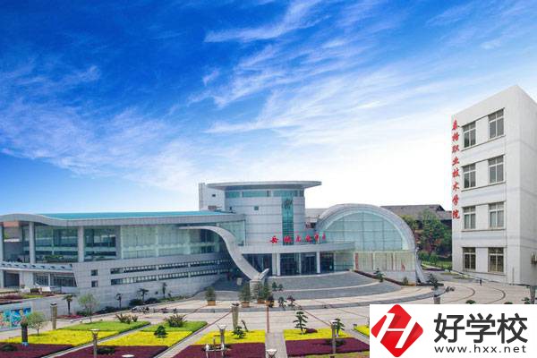 泰格林紙技工學(xué)校有哪些辦學(xué)優(yōu)勢(shì)？