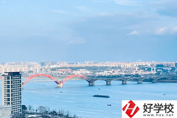 湖南建筑高級技工學校專業(yè)怎么樣？