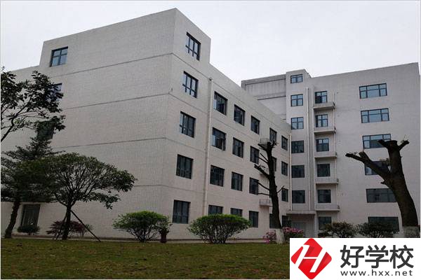 長沙的公辦職校收不收往屆生？有什么報名條件？