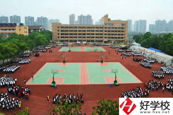想在婁底上重點(diǎn)中專學(xué)校，這所學(xué)校值得一看