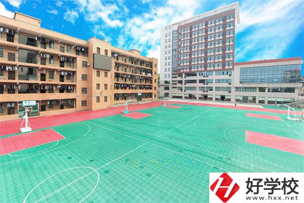 湘潭有哪些適合女生學(xué)習(xí)的職校？女生該如何選擇職校？