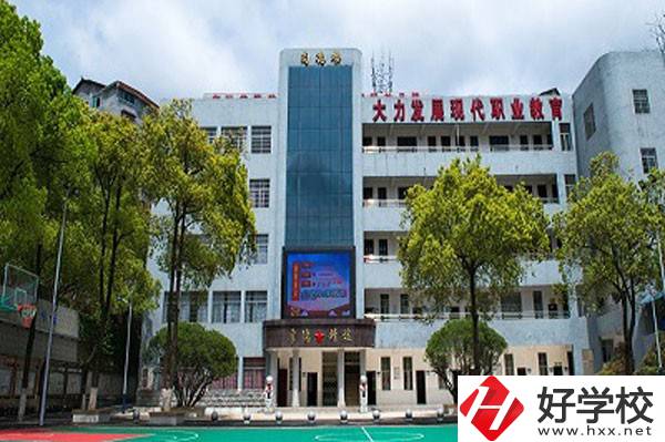 懷化市旅游學(xué)校有哪些辦學(xué)特色，來(lái)校路線怎么走？