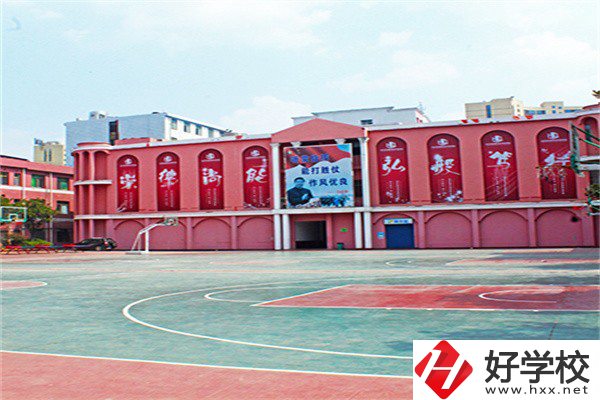 長沙民辦重點(diǎn)中專有哪些？收費(fèi)如何？