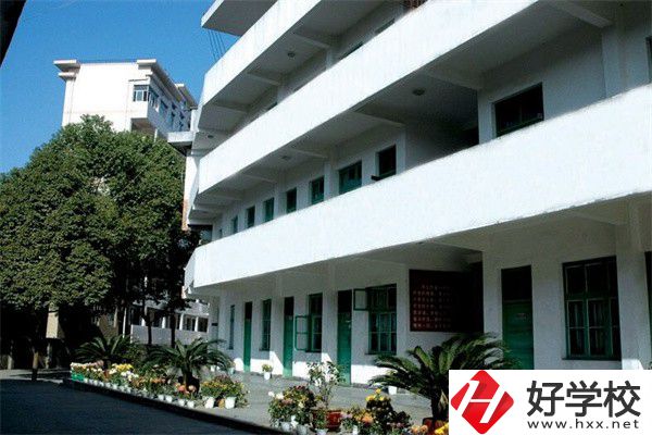 湘西民辦中專學(xué)校環(huán)境好嗎？辦學(xué)條件怎么樣？