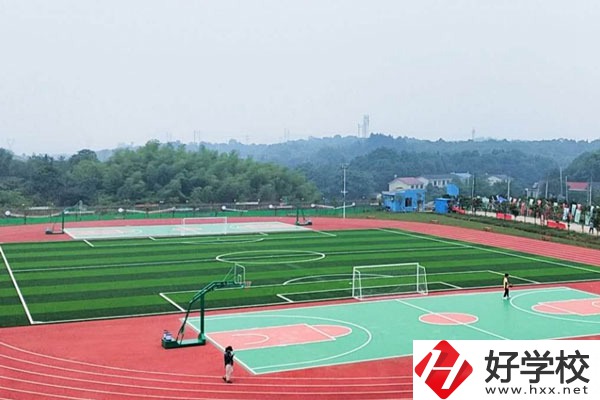 湖南華中工業(yè)技工學校好不好？