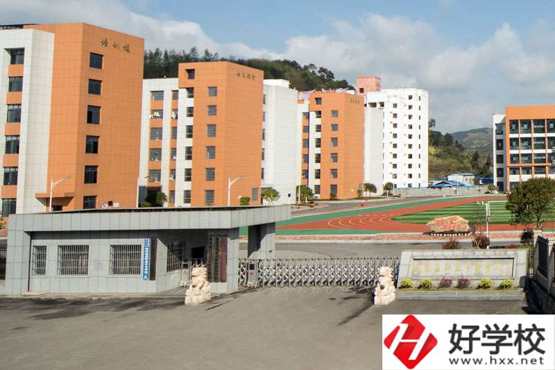 鳳凰縣職業(yè)中專有什么辦學特色？招生專業(yè)有哪些？