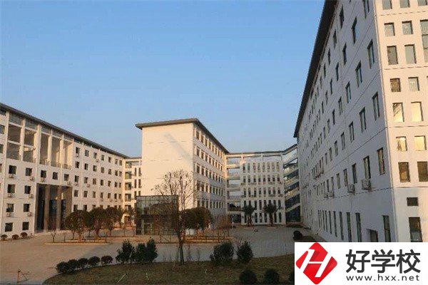 衡陽哪些中職可以學(xué)醫(yī)美專業(yè)？專業(yè)就業(yè)前景如何？