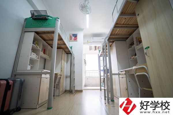 湖南智云技工學(xué)校怎么樣？收費(fèi)標(biāo)準(zhǔn)是怎樣的？