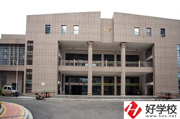 鳳凰縣職業(yè)中專學(xué)校怎么樣，有哪些招生專業(yè)？