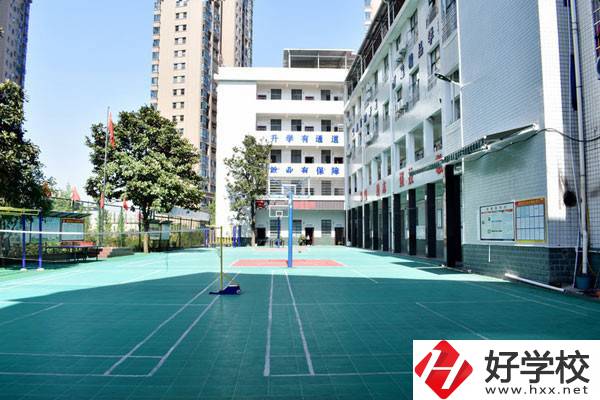 漣源市科技職業(yè)學(xué)校位置在哪里？校園環(huán)境怎么樣？
