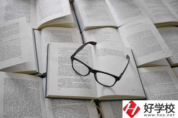 女生在衡陽(yáng)讀衛(wèi)校怎么樣？有前途嗎？