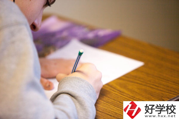 九疑理工學(xué)校好不好？宿舍環(huán)境怎么樣？