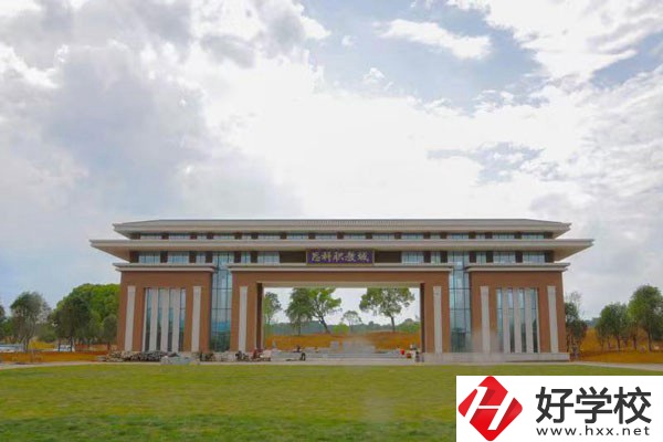 郴州思科中等職業(yè)學(xué)校有哪些優(yōu)秀教師？