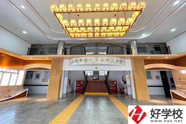 長沙自立中等職業(yè)技術學校有什么特色專業(yè)？