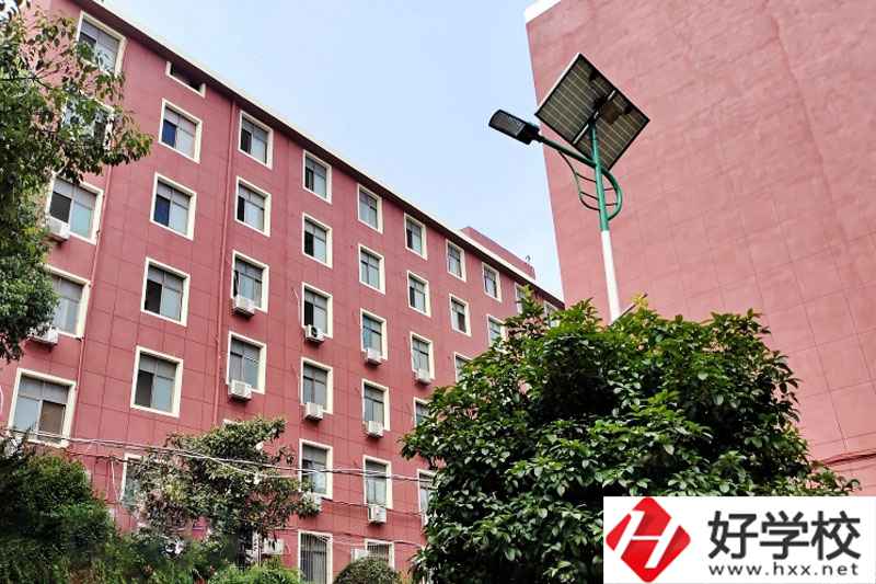 益陽市第一職業(yè)中專學(xué)校好不好？辦學(xué)條件怎么樣？