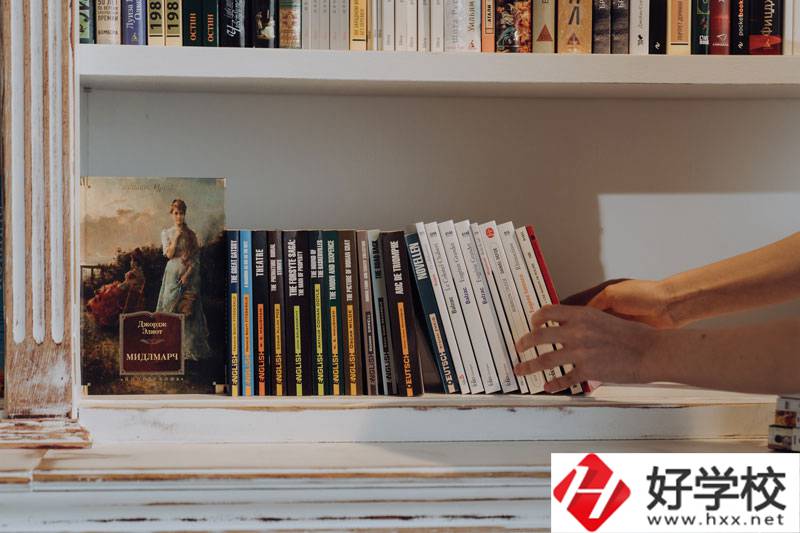懷化啟航衛(wèi)生學(xué)校醫(yī)學(xué)專(zhuān)業(yè)怎么樣?畢業(yè)就業(yè)方向如何?
