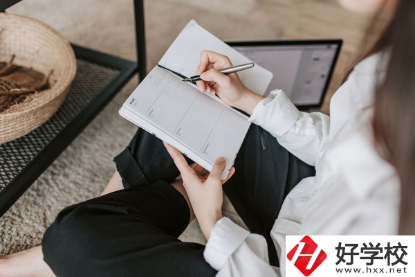 湖南工商職業(yè)學院(中職部)好不好？