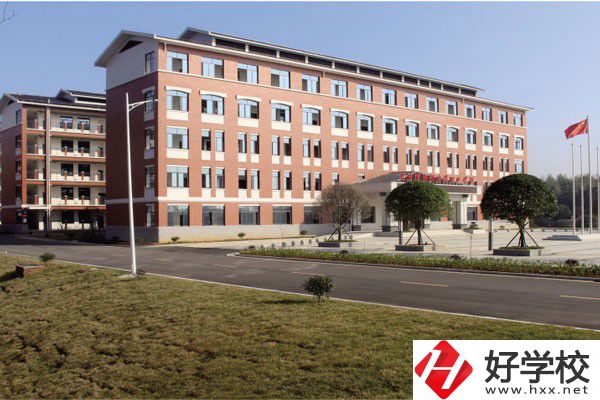 長沙市湘都中等職業(yè)學(xué)校學(xué)生宿舍有空調(diào)嗎？