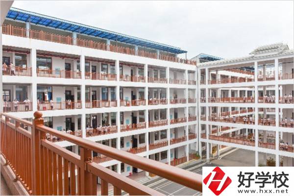 懷化有3+2分段制的中專嗎？對口專業(yè)好就業(yè)嗎？