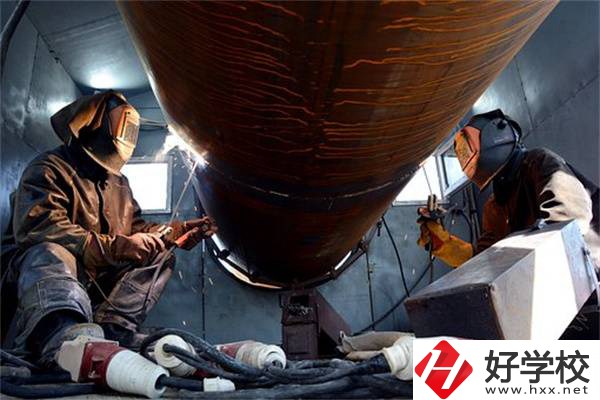 在湖南選擇技校就讀有什么優(yōu)勢(shì)？讀技校怎么樣？