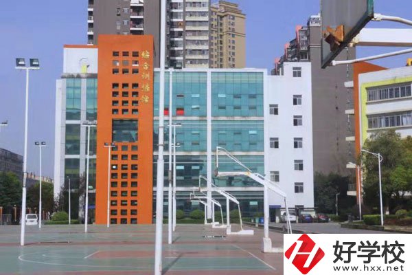 長(zhǎng)沙賀龍?bào)w育運(yùn)動(dòng)學(xué)校怎么樣？
