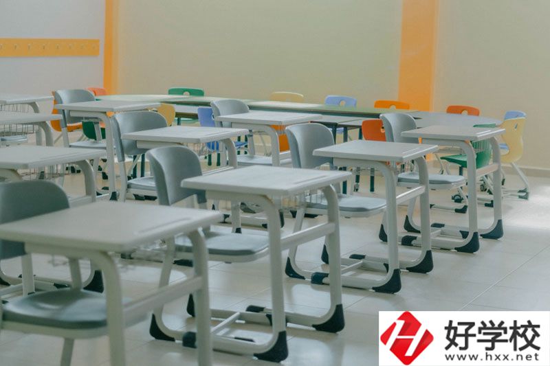 湘潭第一職業(yè)中專師資力量如何？學(xué)費(fèi)多少？