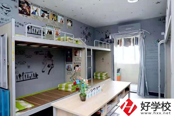 長沙湘江科技中等職業(yè)學(xué)校宿舍環(huán)境和食堂環(huán)境怎么樣？