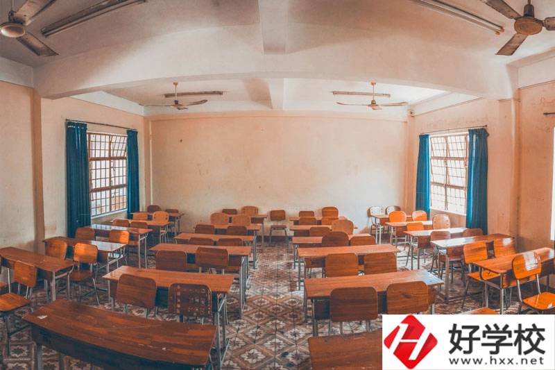 婁底職業(yè)技術(shù)學(xué)院有哪些專業(yè)？學(xué)費(fèi)貴不貴？