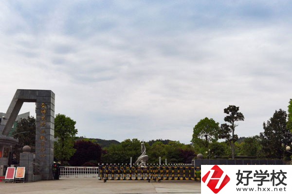 會同縣職業(yè)中專學校怎么樣？開設(shè)了哪些專業(yè)？