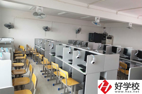 湘潭財(cái)經(jīng)職校是公辦的嗎？學(xué)生就業(yè)如何？