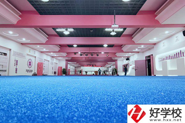 常德有哪些外語中職學校？開設有什么專業(yè)？